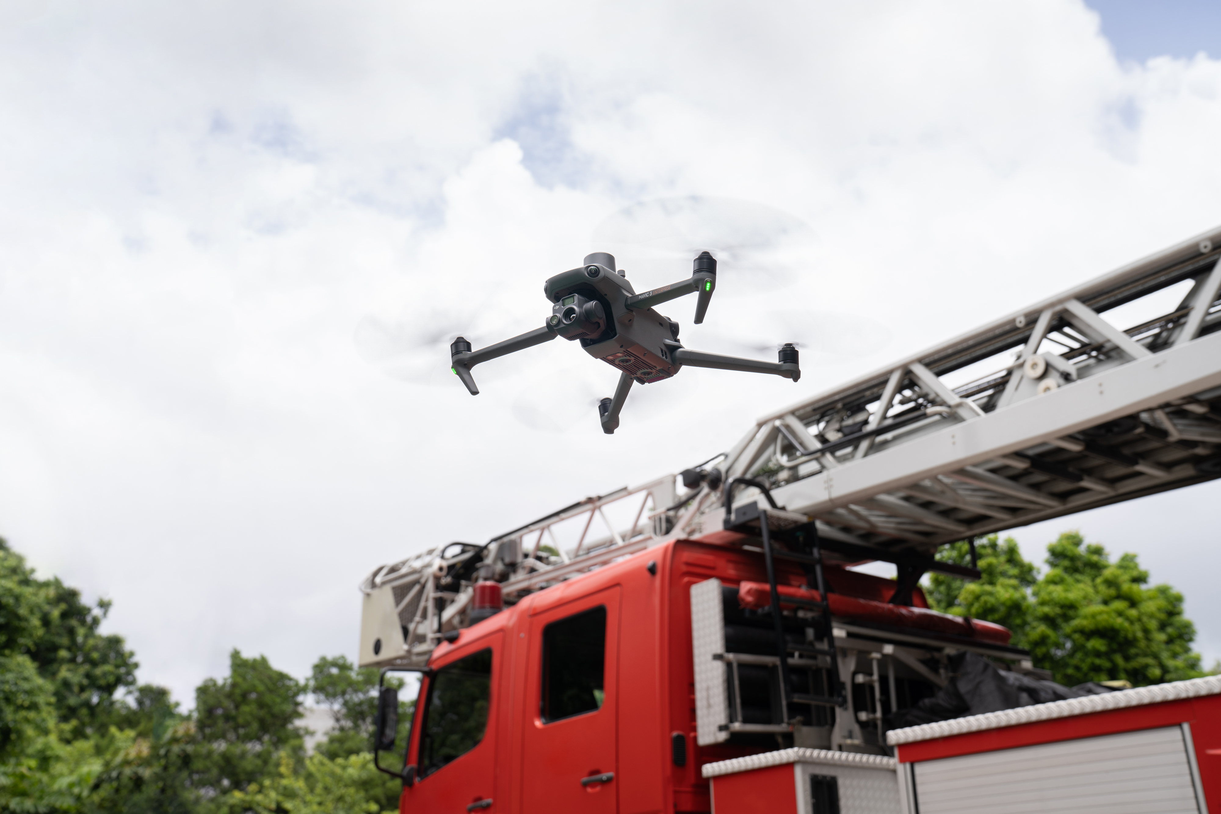 Equipo SkyProjects en operación